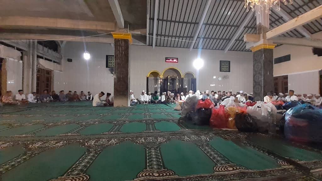 Masjid Jami' Al-Maqoshid Cipetir